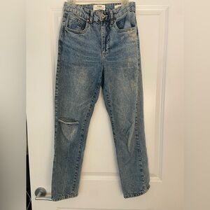 Cotton On mom jeans (perfect condition)